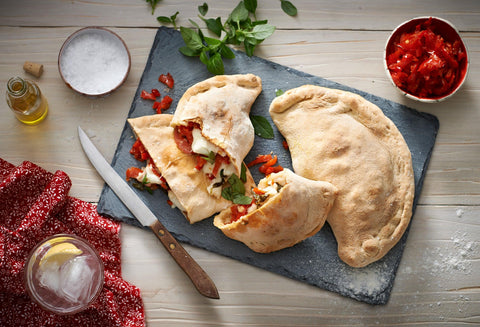 Calzone mit Peppadew® Kirschpaprika Streifen