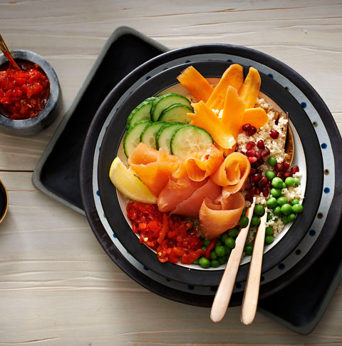 Power Bowl mit geräuchertem Lachs, Couscous  und Kirschpaprika Rezept - Kumaio™ Selecto