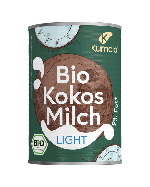 Bio Kokosmilch Light von Kumaio in Dose mit grünem Etikett und Kokos-Illustration, 9 % Fett.