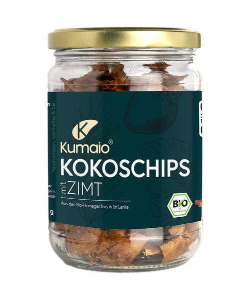 Bio Kokoschips mit Zimt aus Sri Lanka von Kumaio im Glasgefäß – vegane, knackige Snacks aus Bio-Kokosraspeln mit Zimtaroma
